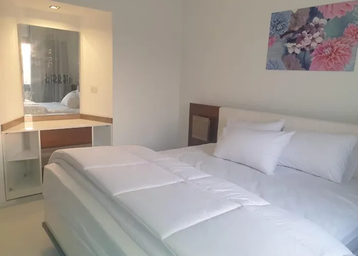 Swan Lake Guest house
