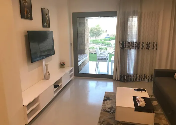 Swan Lake Guest house *